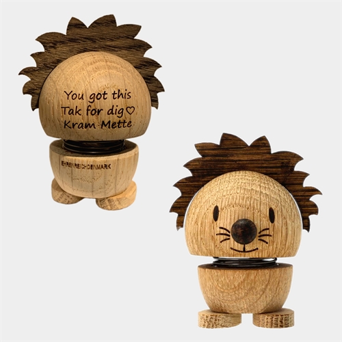 Hoptimist Løve i Egetræ - Gratis Gravering 