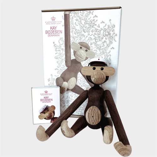 Kay Bojesen Abe - Lille Røget Egetræ Inkl. Rød Studenterhue og Gravering 